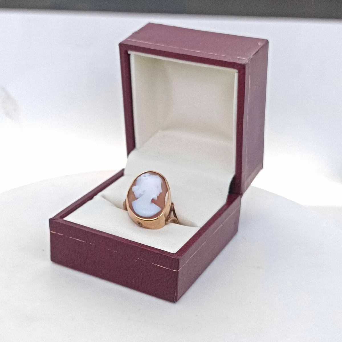 Vintage Shell Cameo Ring, 9 k Yellow Gold - Image 3