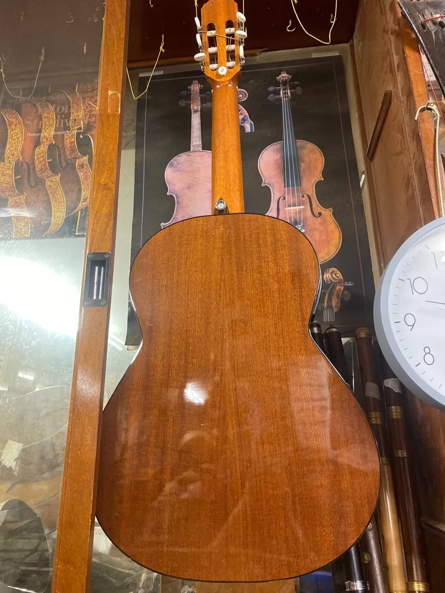 Classical guitar - Image 3