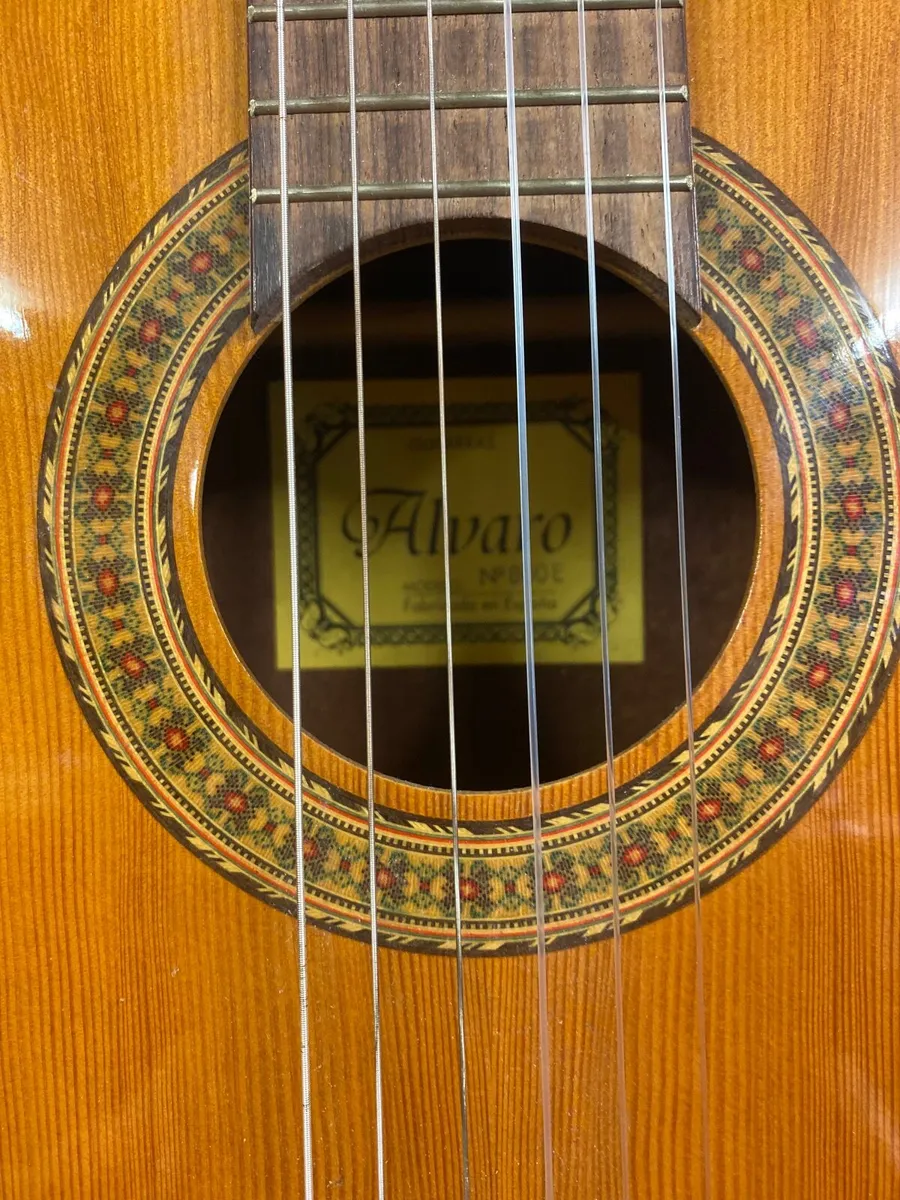 Classical guitar - Image 4