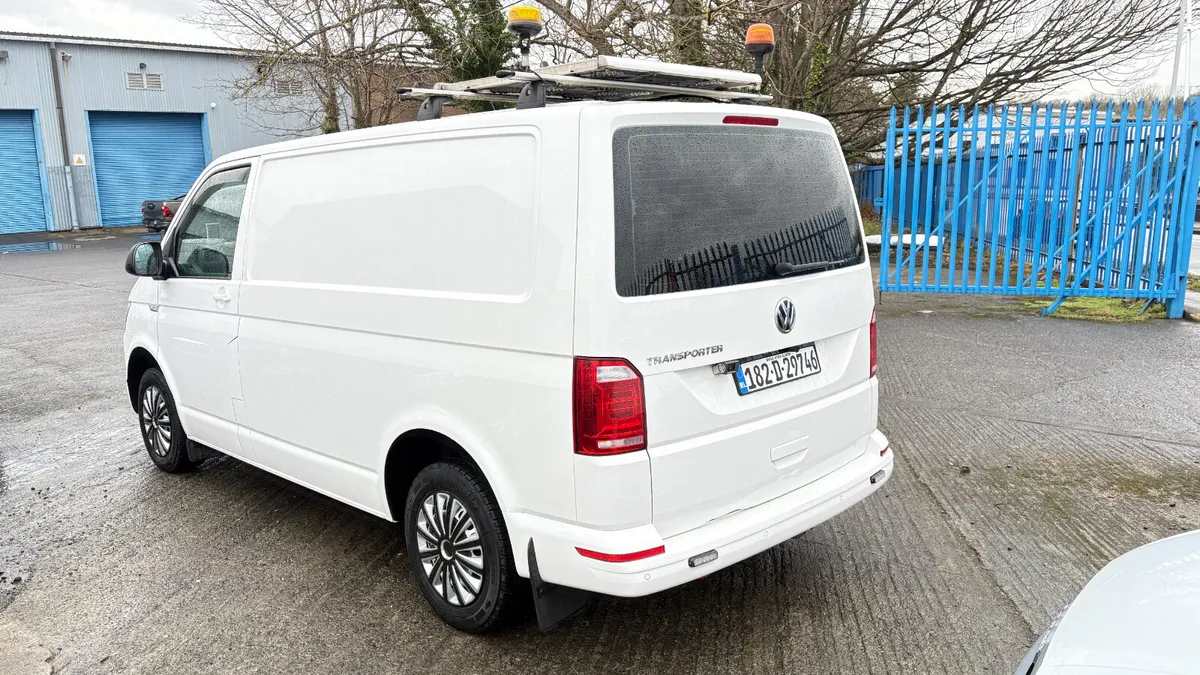 Volkswagen Transporter 2018 - Image 4