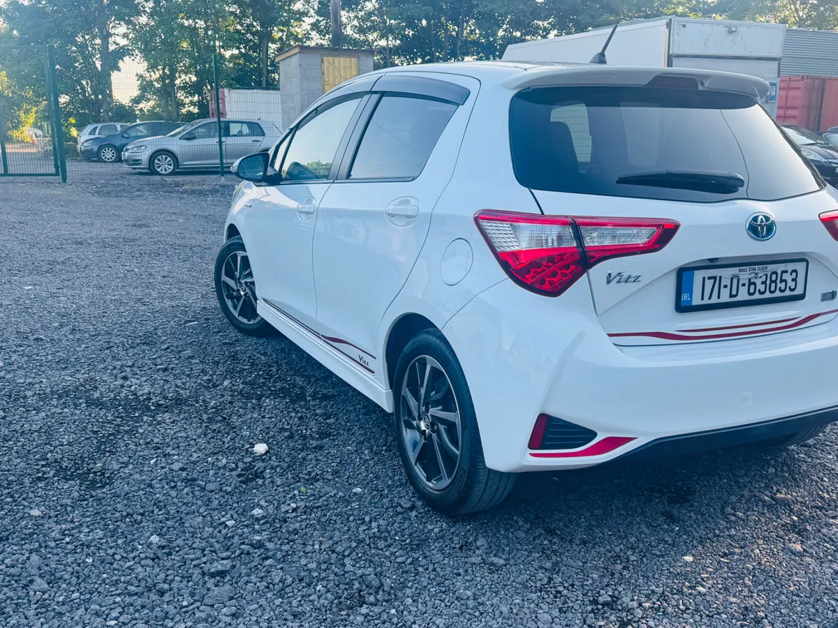 Toyota Vitz 2017 fully automatic hybrid - Image 3