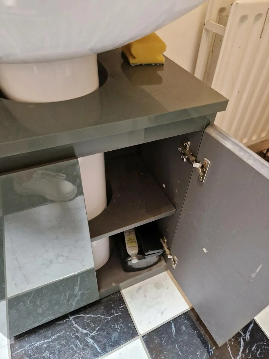 Under sink press - Image 1