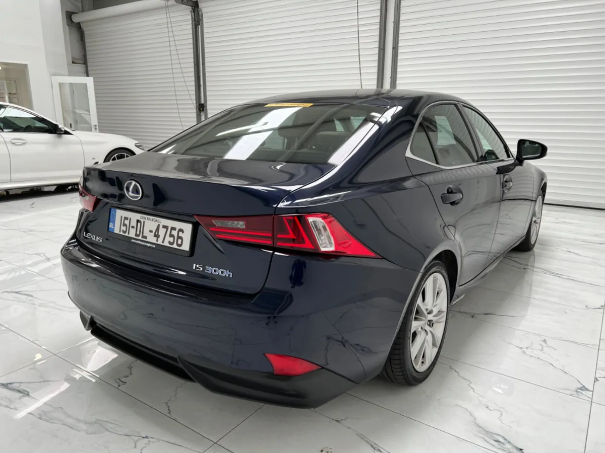 2015 Lexus IS 300 hybrid - Image 2