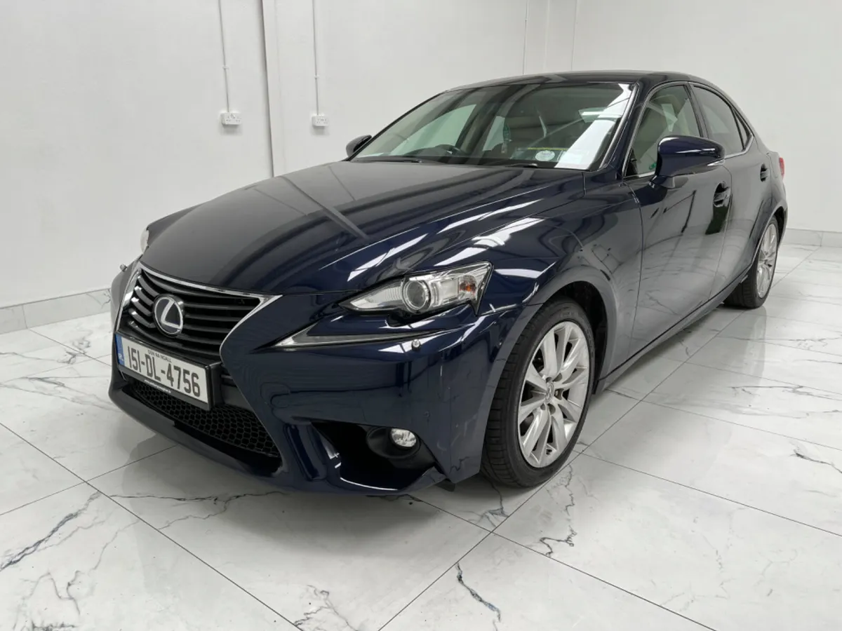 2015 Lexus IS 300 hybrid - Image 4