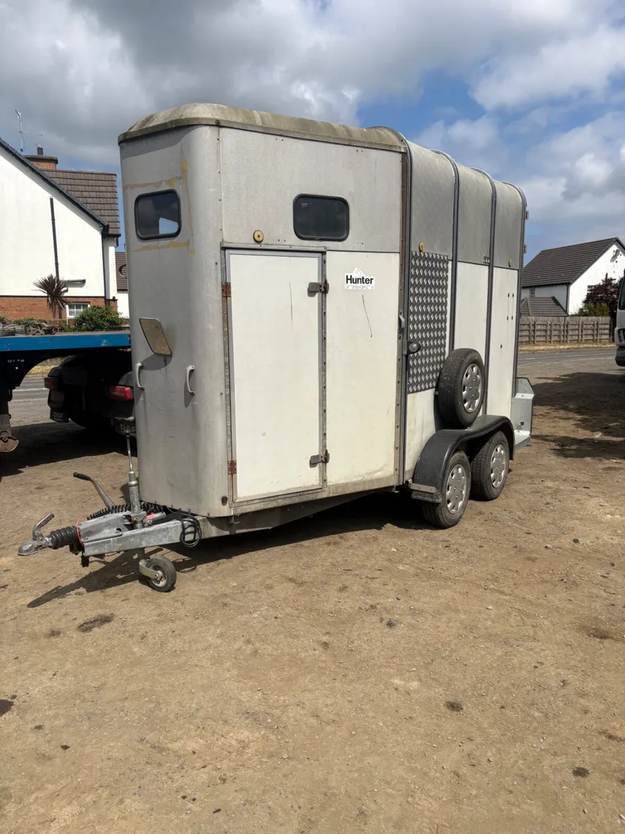 Ifor Williams 510 horse box - Image 1