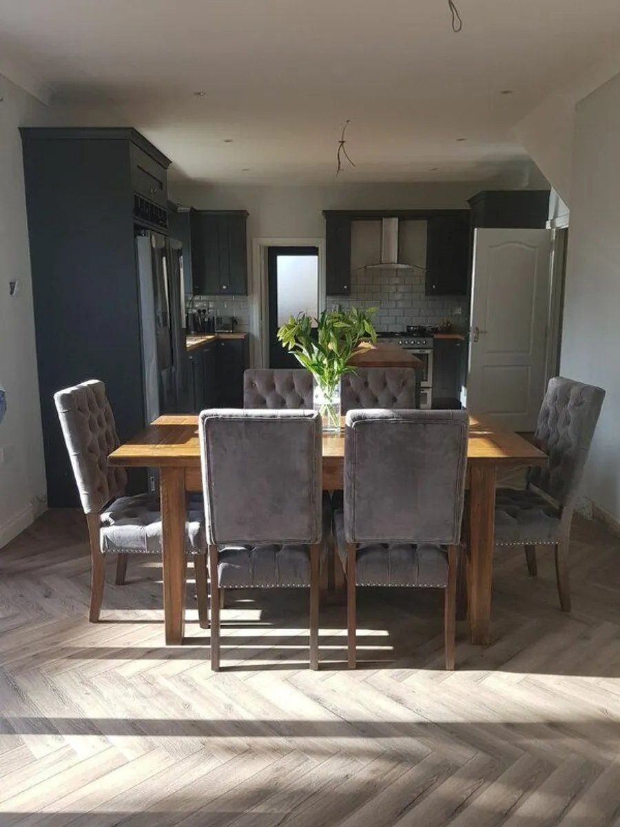 Dining Table and 6 chairs. - Image 1