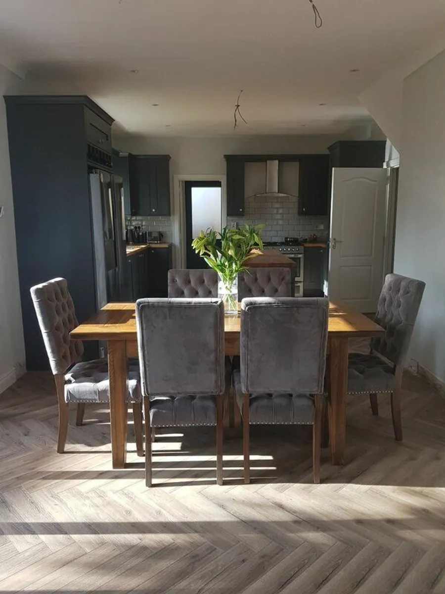 Dining Table and 6 chairs. - Image 4