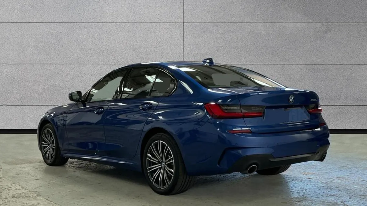 201 Bmw 330e M-Sport - Image 2