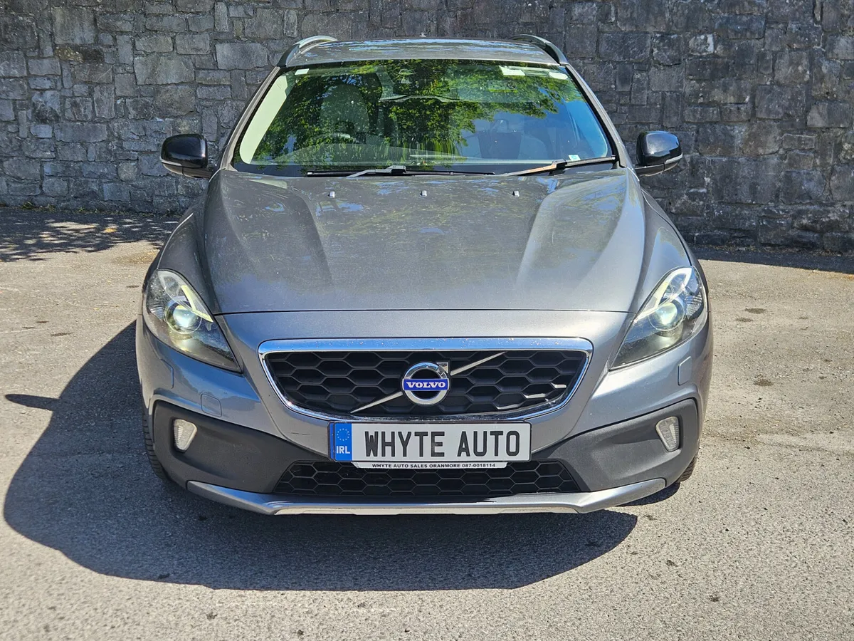 Volvo V40 2015 1.6D Cross-country - Image 2