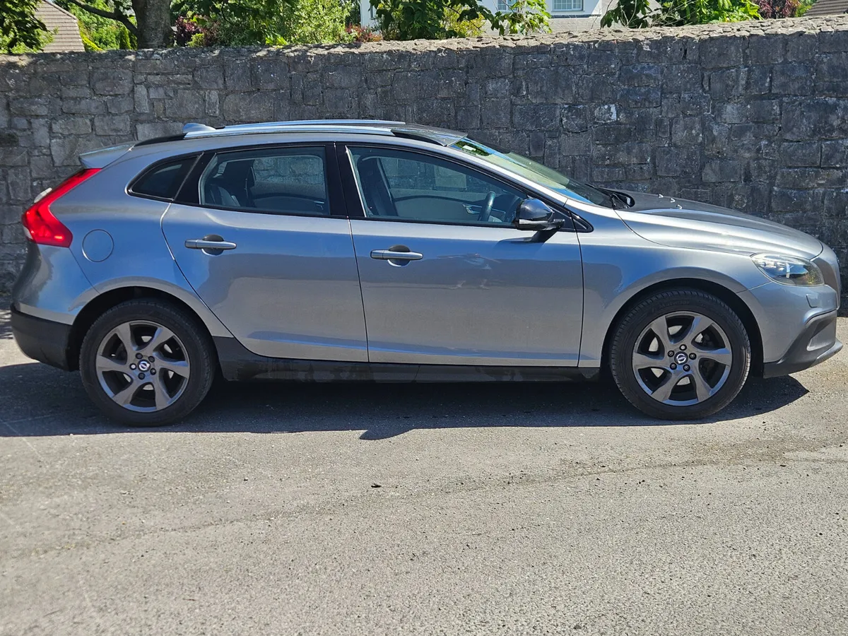 Volvo V40 2015 1.6D Cross-country - Image 4