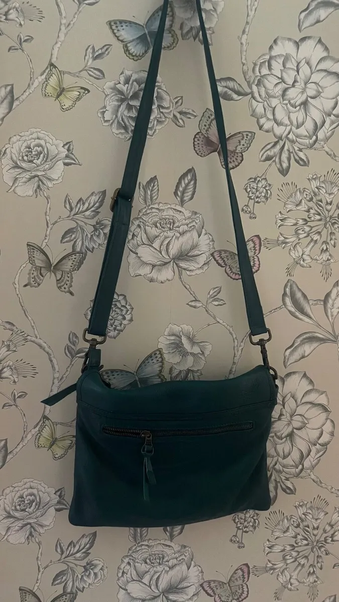 Green bag with purse - Image 2