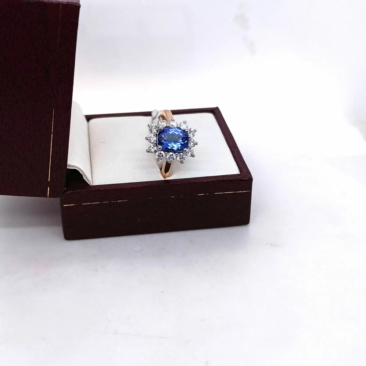 Cushion Tanzanite & Diamond Ring, 18k Yellow Gold - Image 2