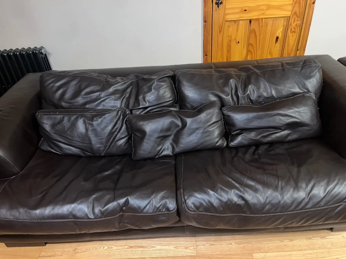 Furniture suite - Image 2