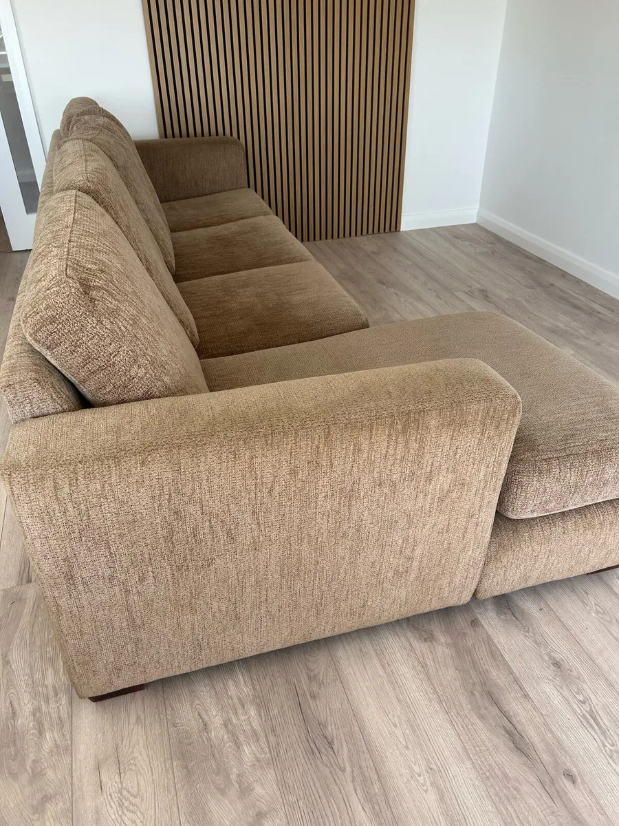 L shaped couch - Image 1