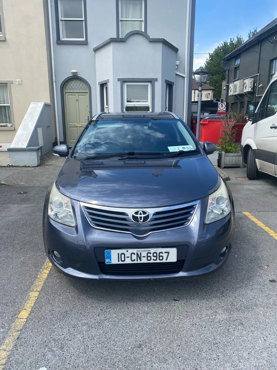 2010 Toyota avensis - Image 2
