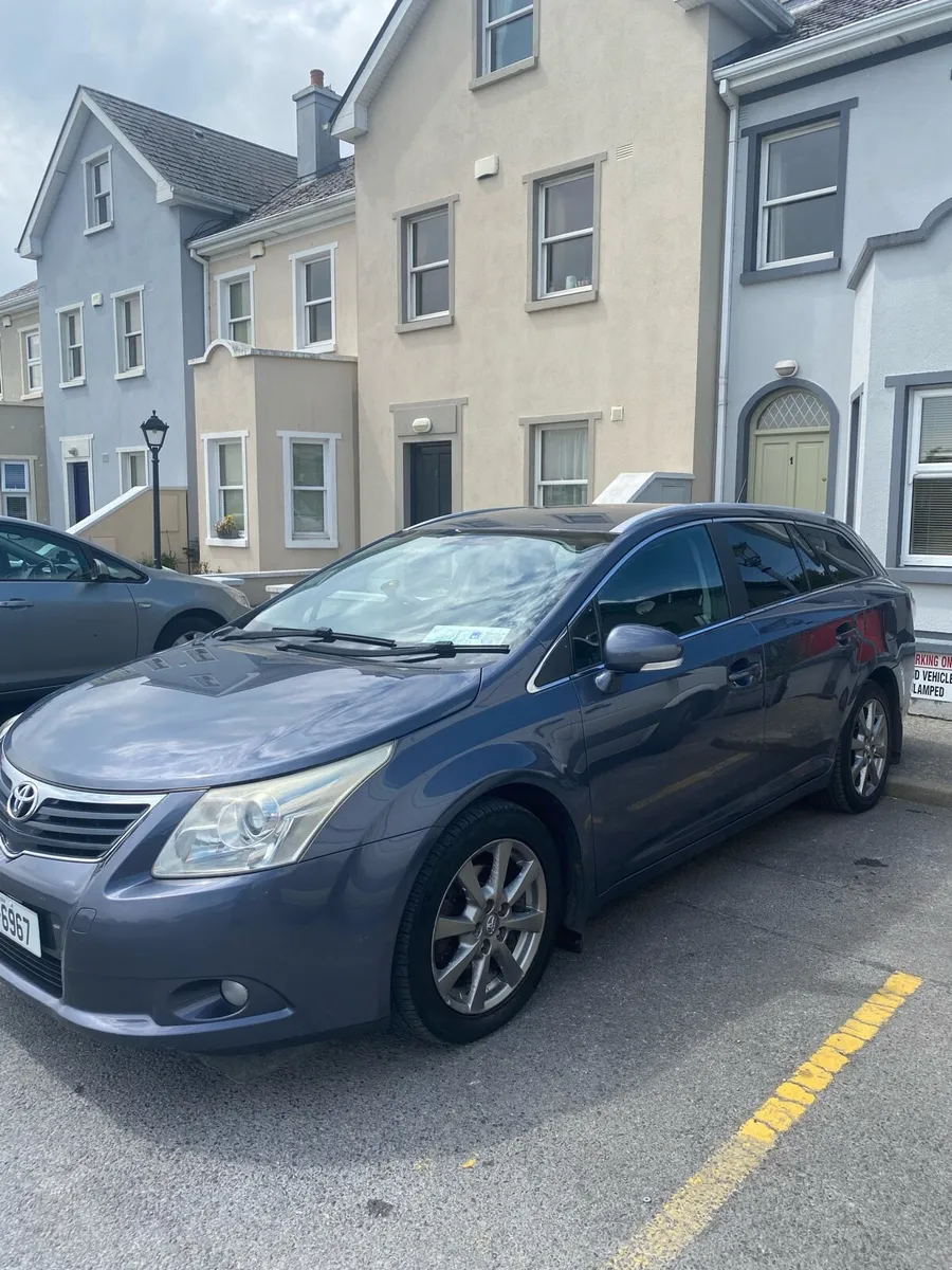 2010 Toyota avensis - Image 3