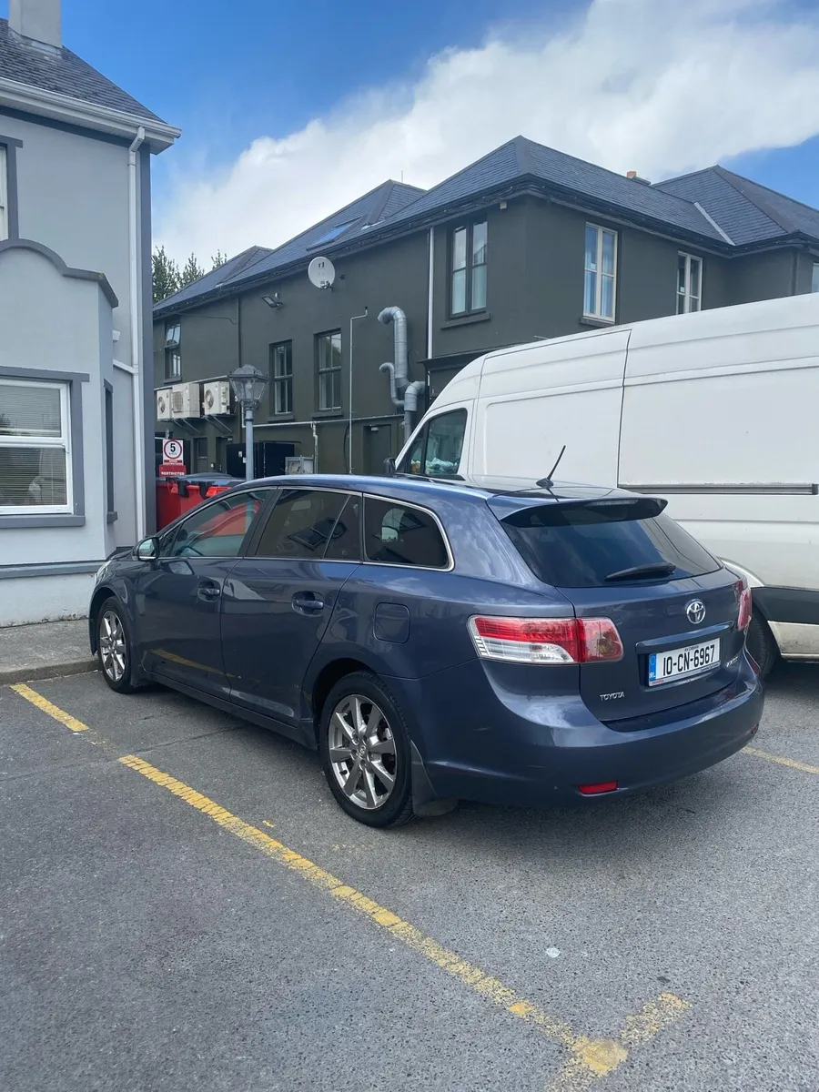 2010 Toyota avensis - Image 4