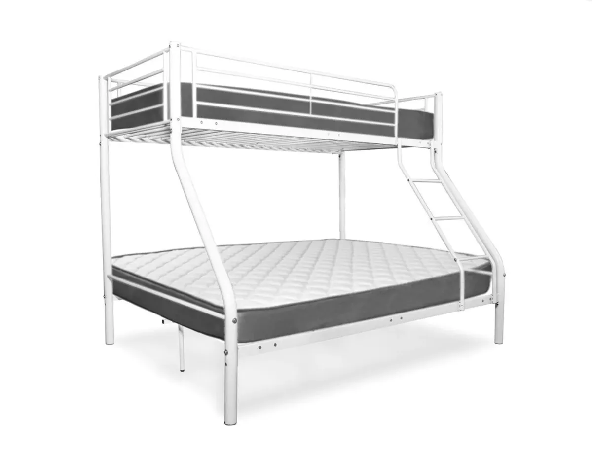 Modern Triple Bunk Bed – Stylish, Space-Efficient - Image 4
