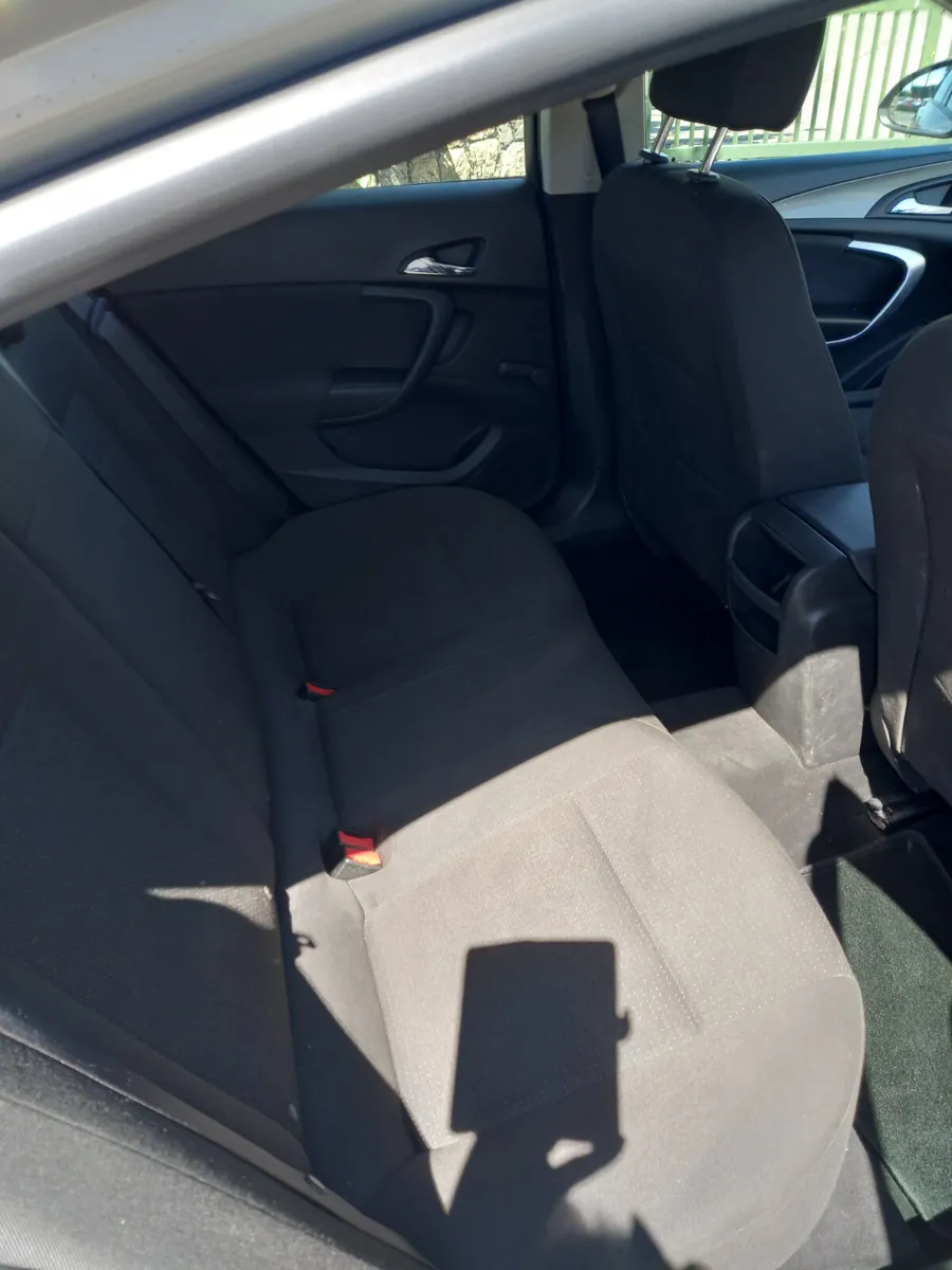 2012 Opel Insignia 2L Diesel - Image 2
