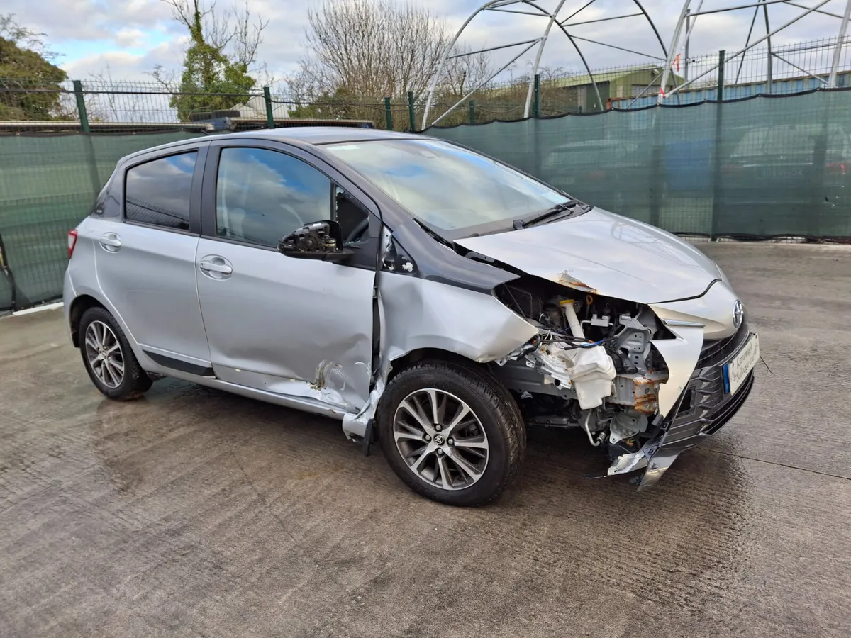 202 Toyota Yaris  Hybrid  Automatic - Image 3