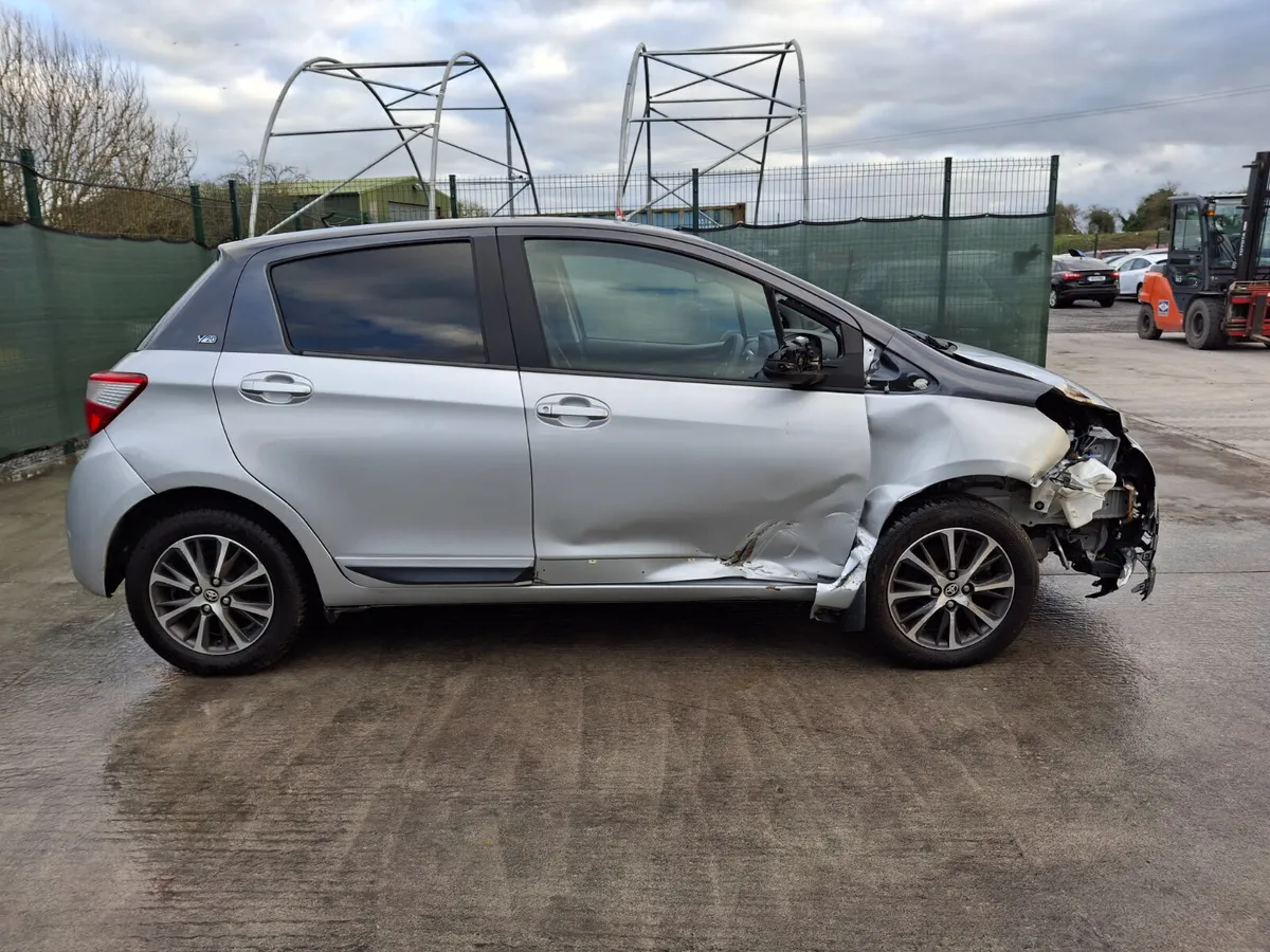 202 Toyota Yaris  Hybrid  Automatic - Image 4