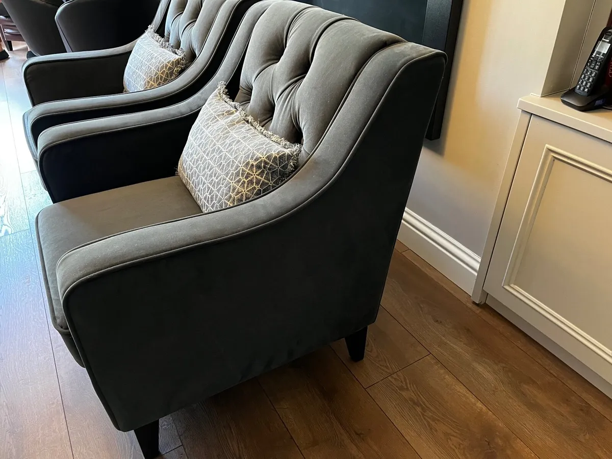 Two armchairs - Image 2