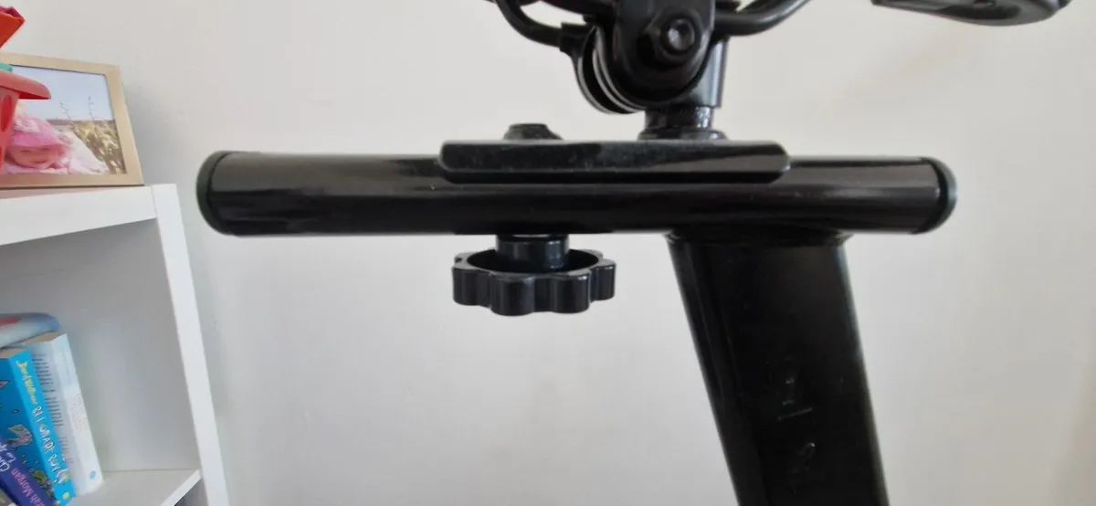 Exercise bike - Image 2