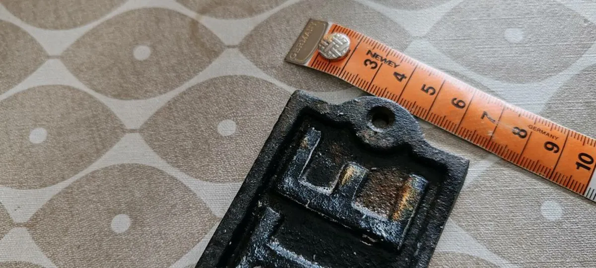 Vintage cast iron PRIVATE sign - Image 4
