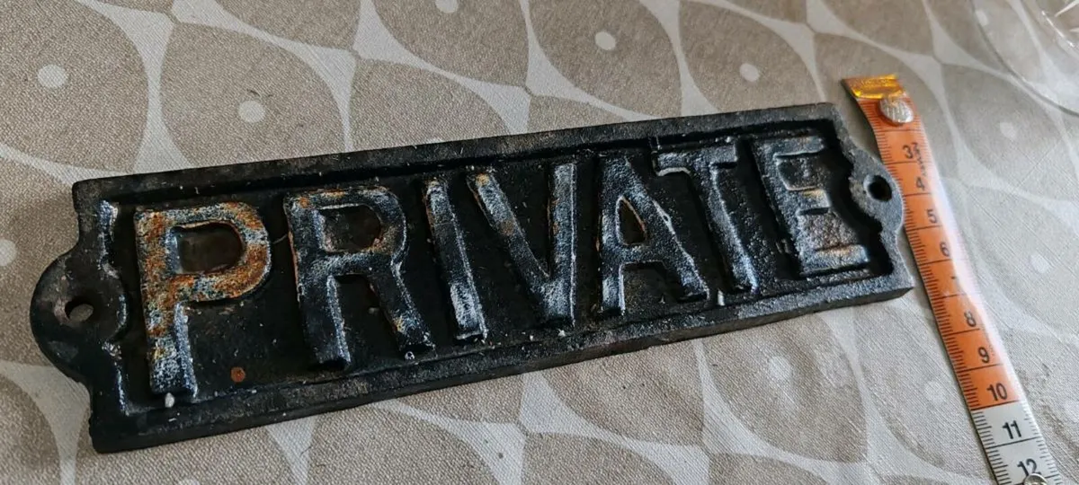 Vintage cast iron PRIVATE sign - Image 1