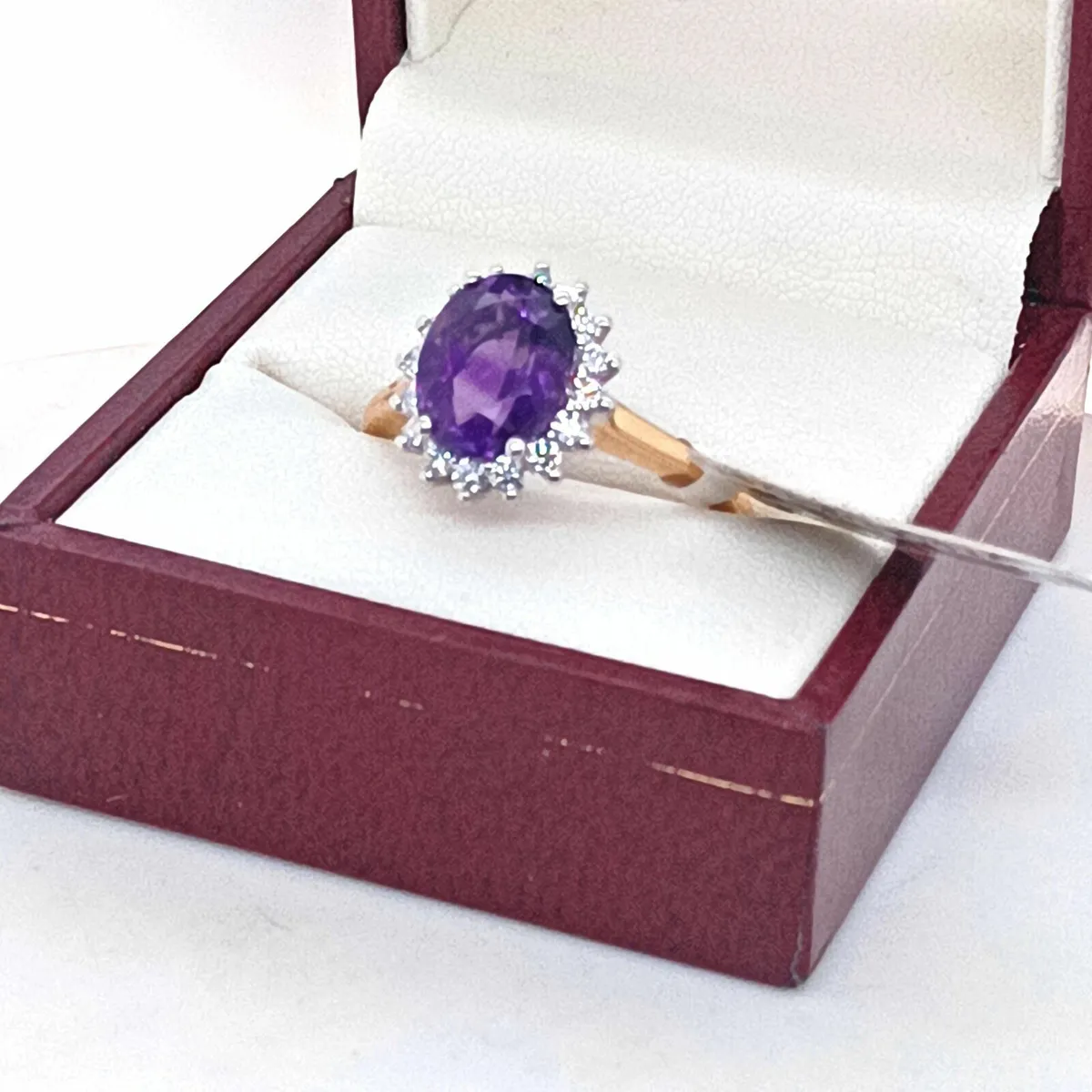 Oval Cut Amethyst & Diamond Ring, 18 K Yellow Gold - Image 1