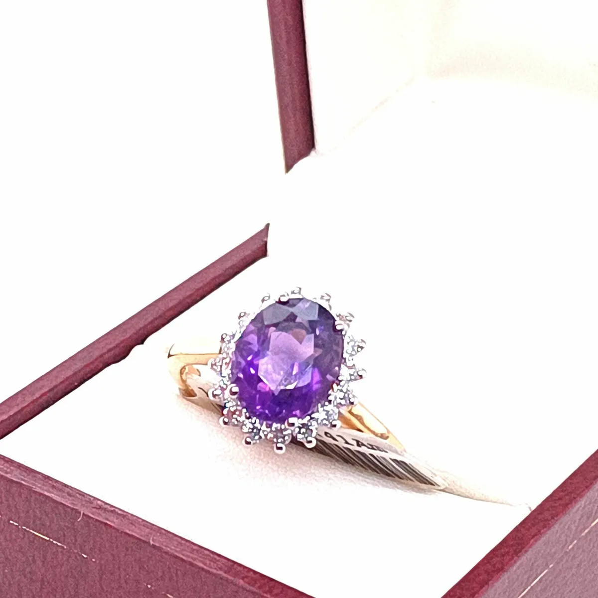 Oval Cut Amethyst & Diamond Ring, 18 K Yellow Gold - Image 2
