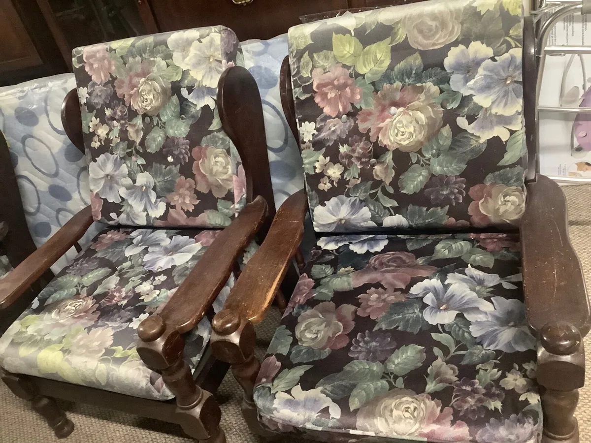 Suite of furniture - Image 2