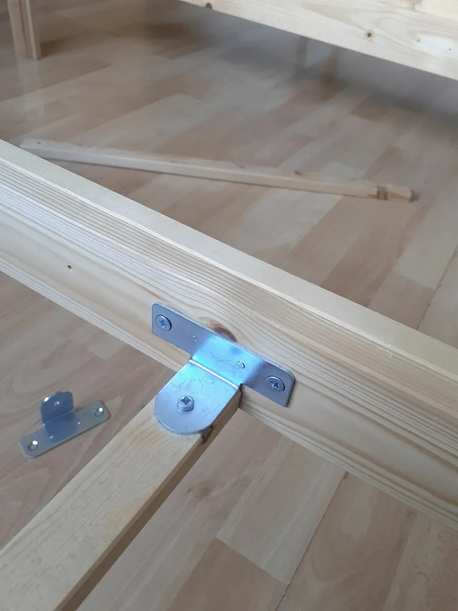 Bed frame - Image 1