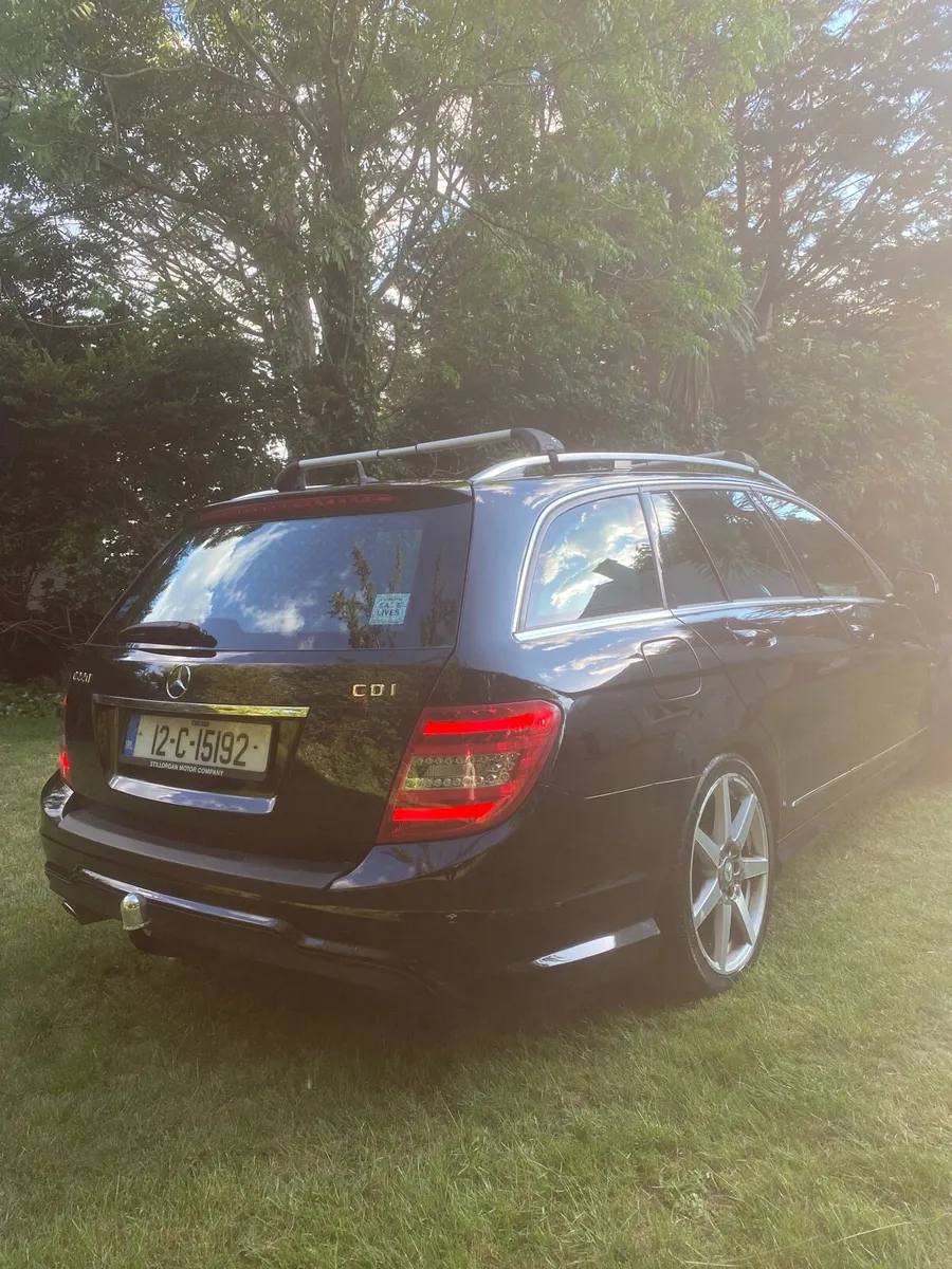 Mercedes c220d AMG line low mileage - Image 3