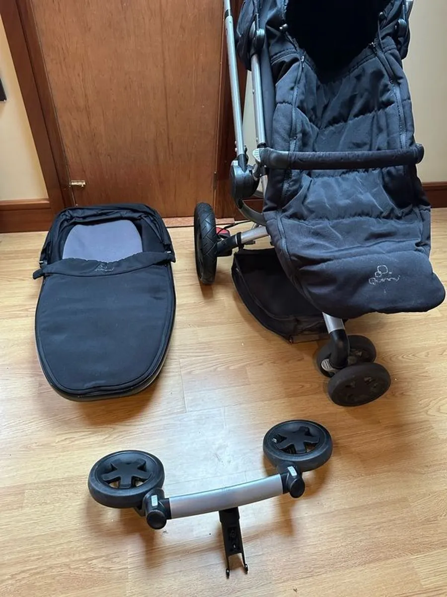Quinny Buzz Travel Set with Car Seats and Stroller - Image 1