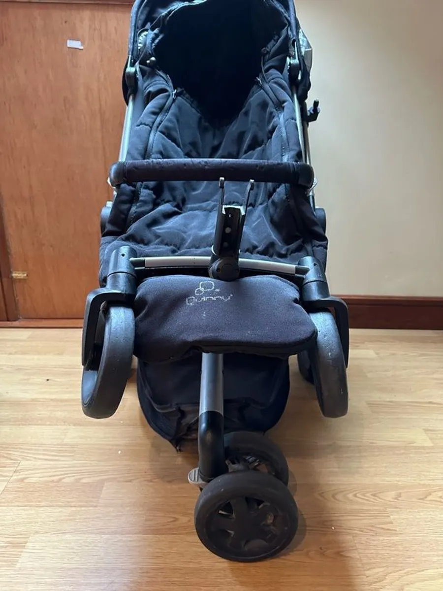Quinny Buzz Travel Set with Car Seats and Stroller - Image 3