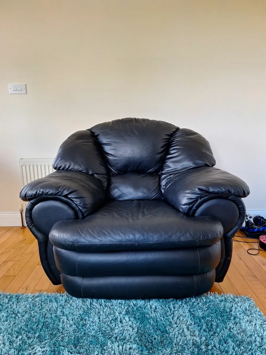 Armchairs - Image 1