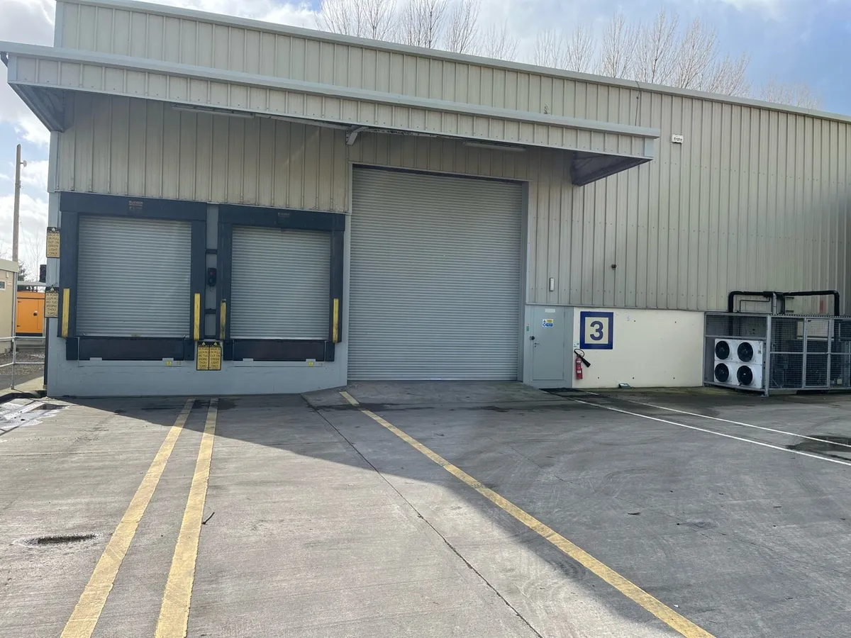 Warehouse to rent Temp Controlled - Image 1