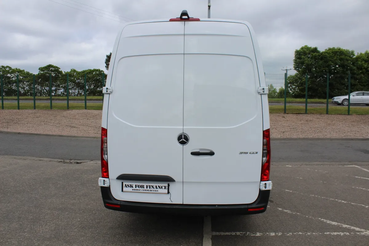 2023 Mercedes-Benz Sprinter 315 L3H2 - Image 4