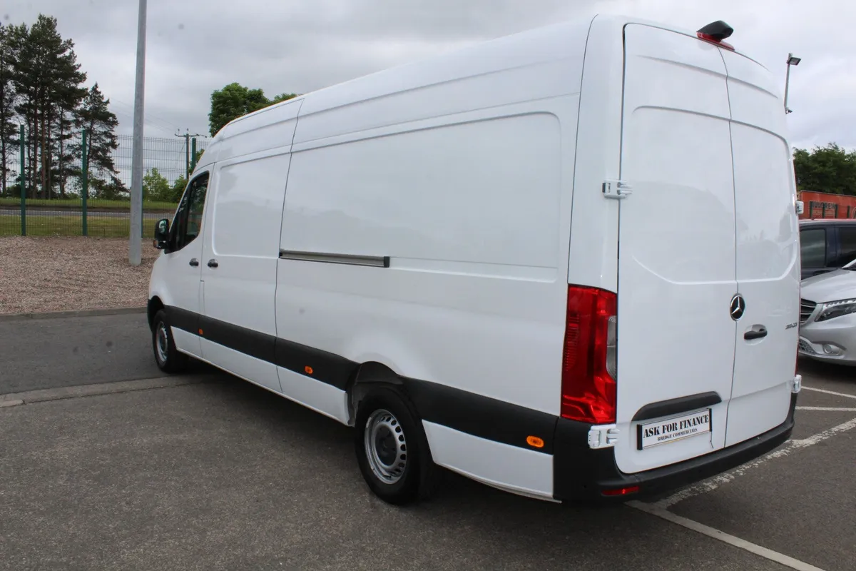 2023 Mercedes-Benz Sprinter 315 L3H2 - Image 3