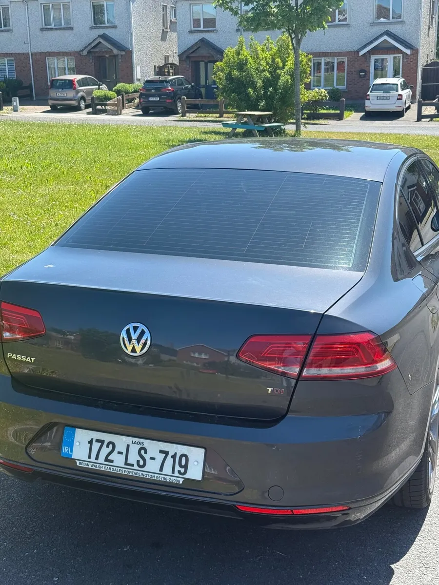 Volkswagen Passat 2017 - Image 3