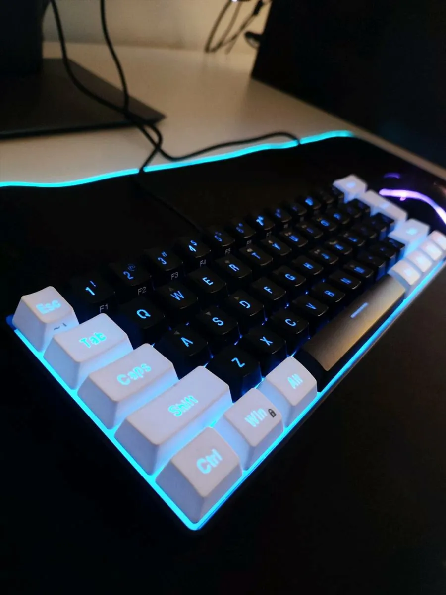 msi gaming pc + monitor + keyboarf and mouse - Image 4