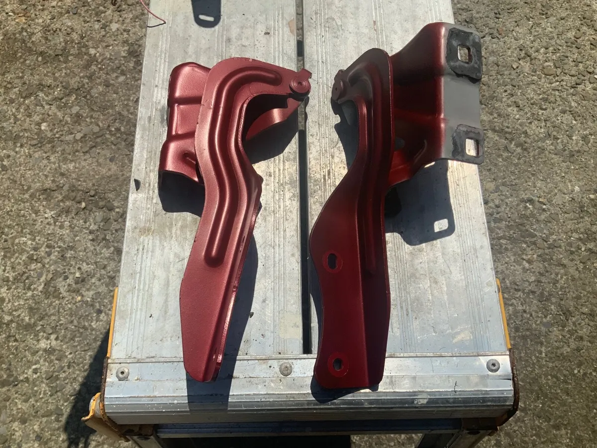 Qashqai J11 bonnet hinges