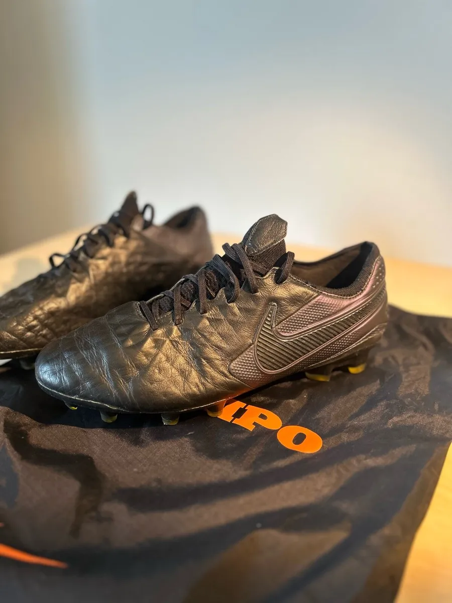 Nike Tiempo - Image 1