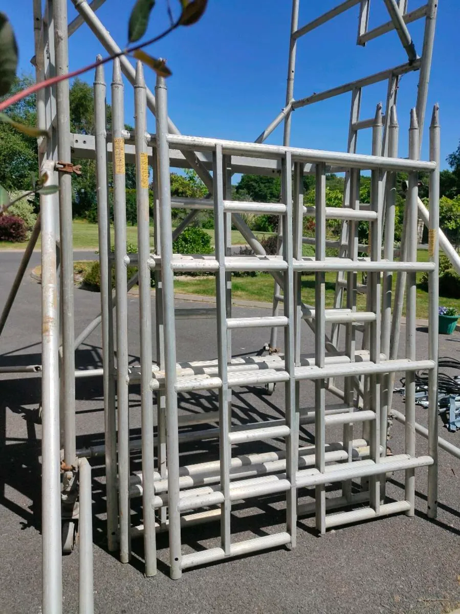 4 stage heavy duty scaffolding - Image 3