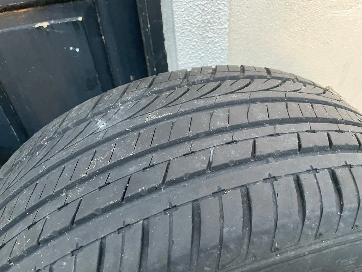 2x 255/55R18 HU901 + 2x 255/55ZR18 109Y Tyres - Image 4