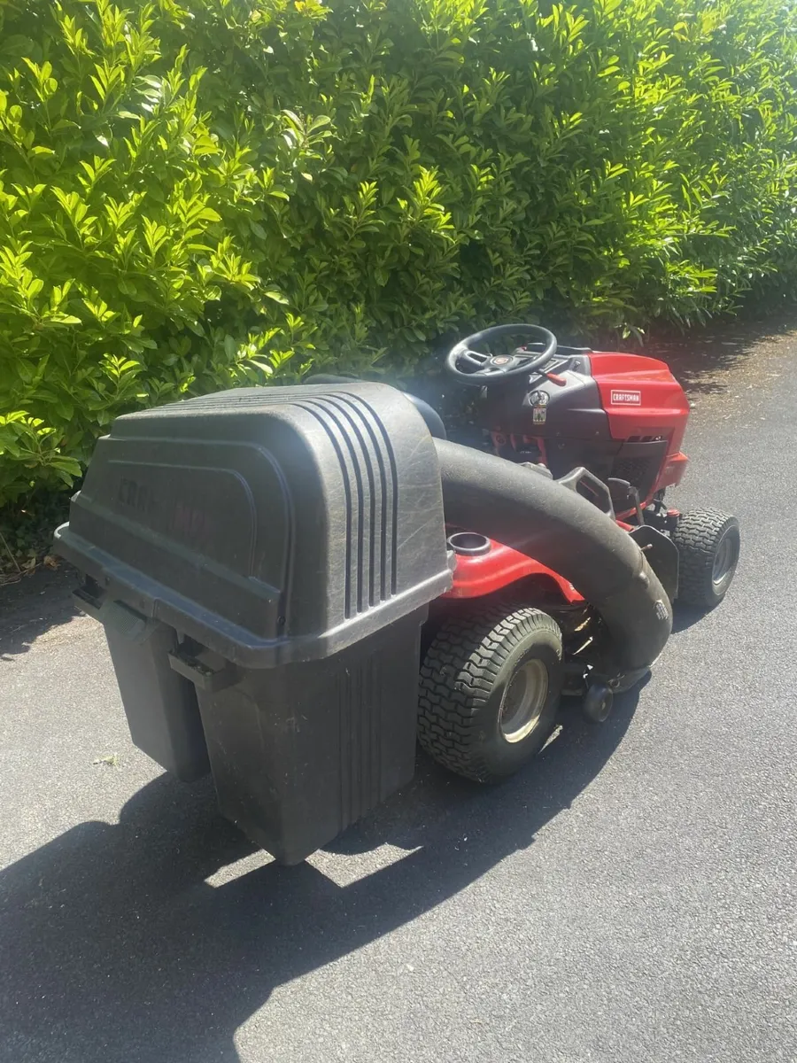 Ride on Lawn tractor - Image 3