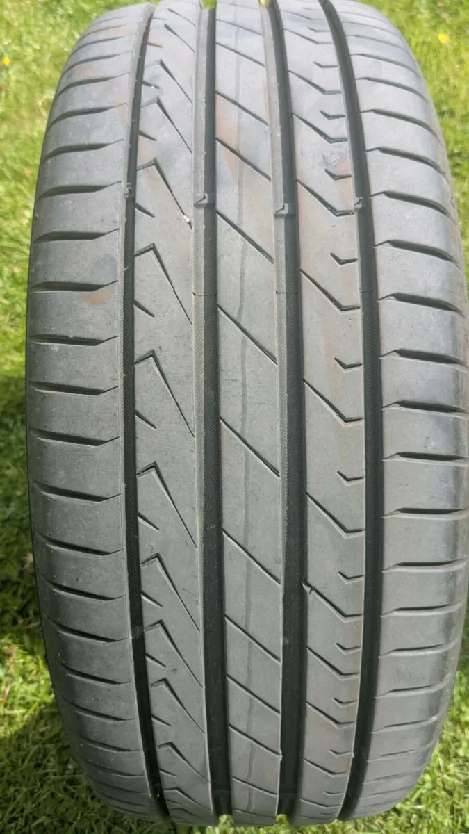 Genuine Alloy Wheels with tyres - Image 2