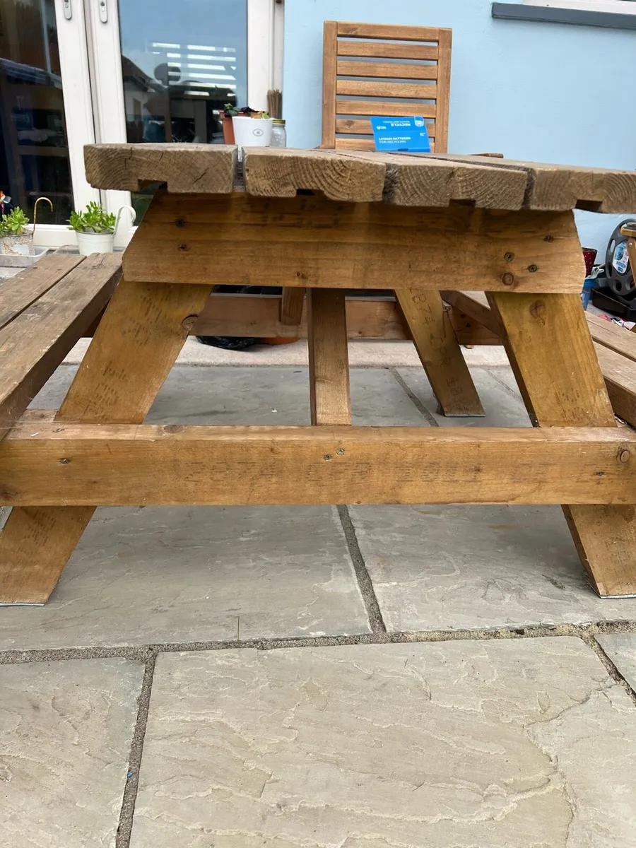 Picnic bench - Image 1