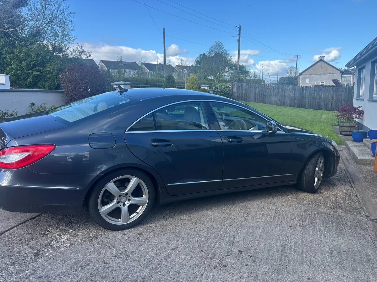 Car - Image 1